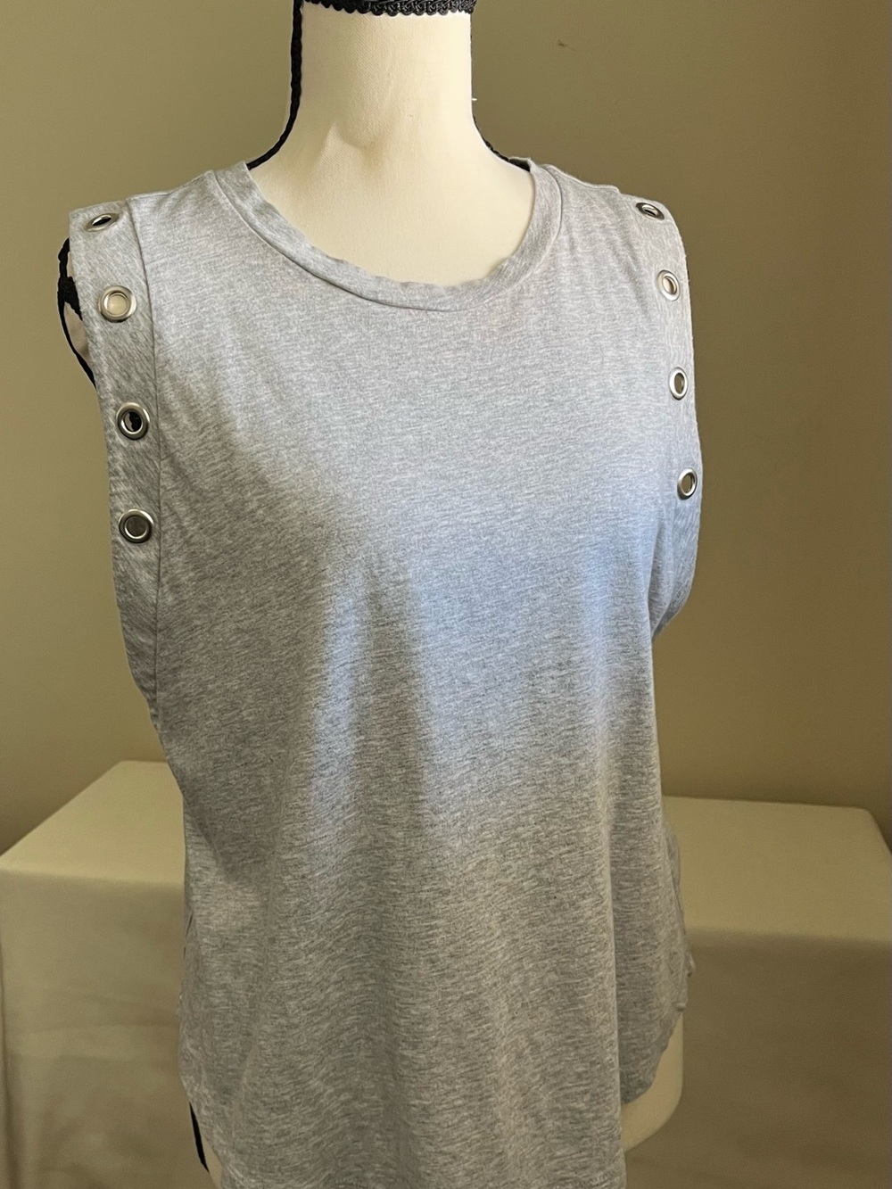 Michael Kors Heather Gray Grommet-Trim Sleeveless Tank